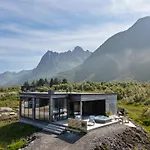 Artic Lyngvaer Luggombu With Jacuzzi *