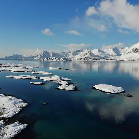 Artic Lyngvaer Luggombu With Jacuzzi