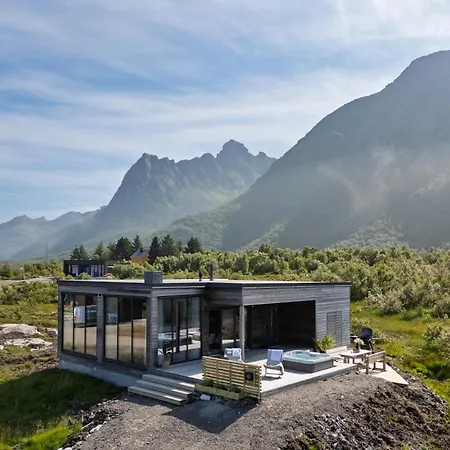 Artic Lyngvaer Luggombu With Jacuzzi *