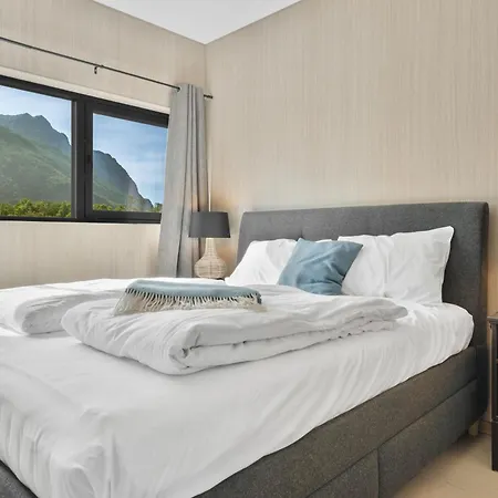 Artic Lyngvaer Luggombu With Jacuzzi * Kleppstad