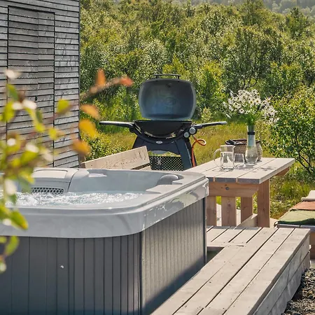 Artic Lyngvaer Luggombu With Jacuzzi